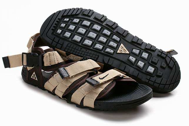 Nike Beach Shoes Beige/Black Nike Beach Shoes Beige/Black