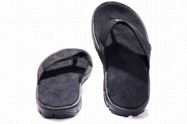 Nike Slipper Black