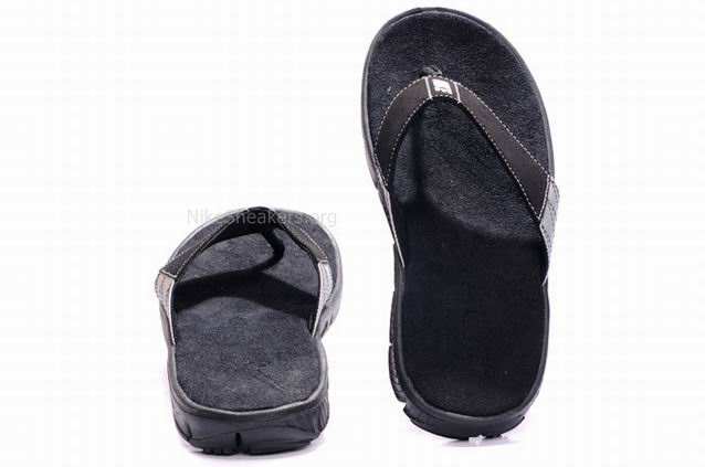 Nike Slipper Black